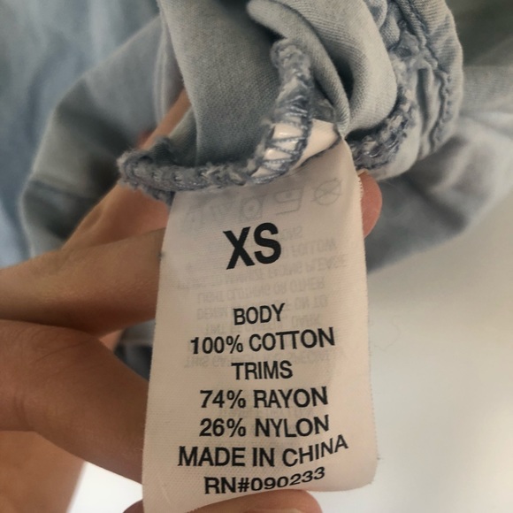 La Hearts Chambray Crop Top - Picture 5 of 5